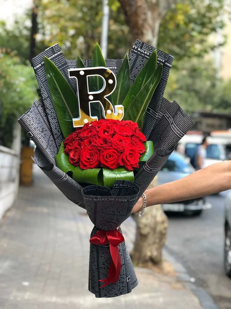 باقة ورد جوري مع حرف